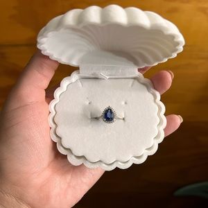 Sapphire ring pear shape